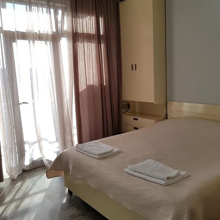 Apartament Gia Батуми Екстериор снимка