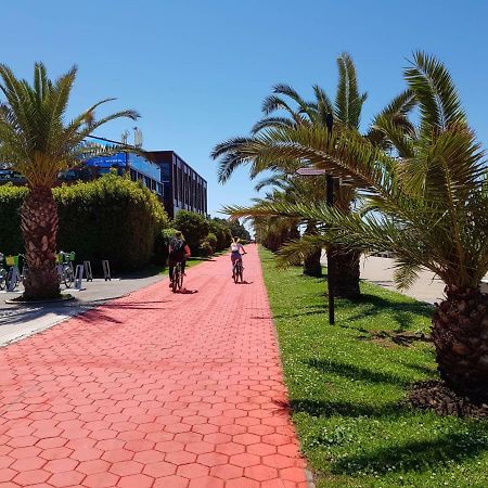 Apartament Gia Батуми Екстериор снимка