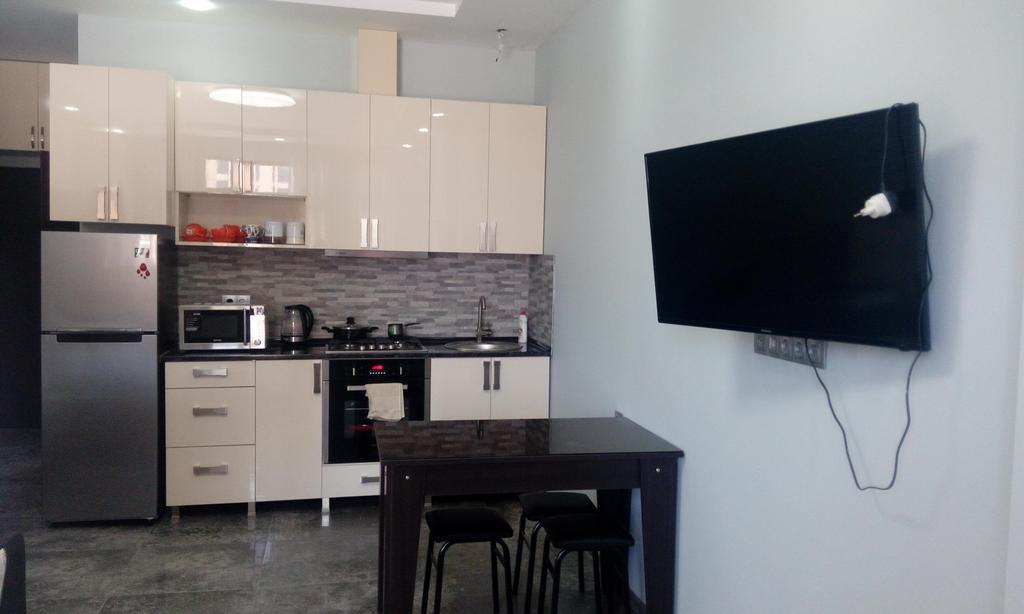 Apartament Gia Батуми Екстериор снимка