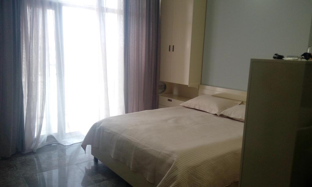 Apartament Gia Батуми Екстериор снимка