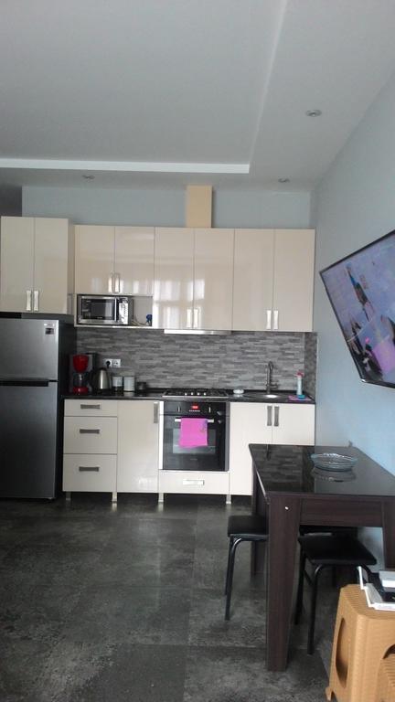 Apartament Gia Батуми Екстериор снимка