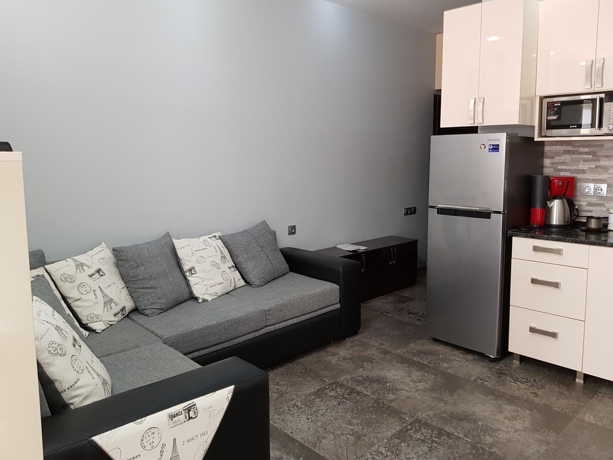 Apartament Gia Батуми Екстериор снимка