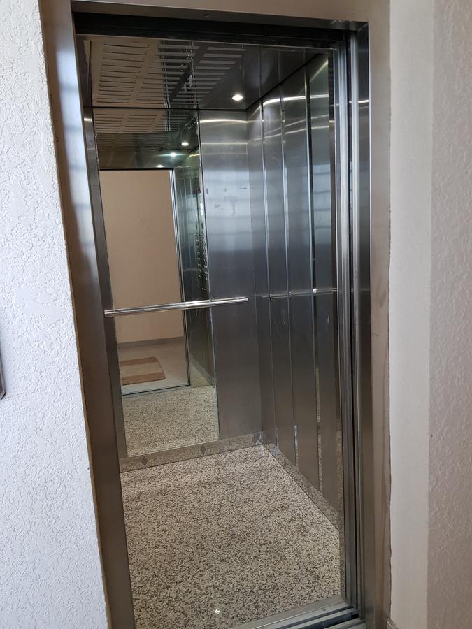 Apartament Gia Батуми Екстериор снимка