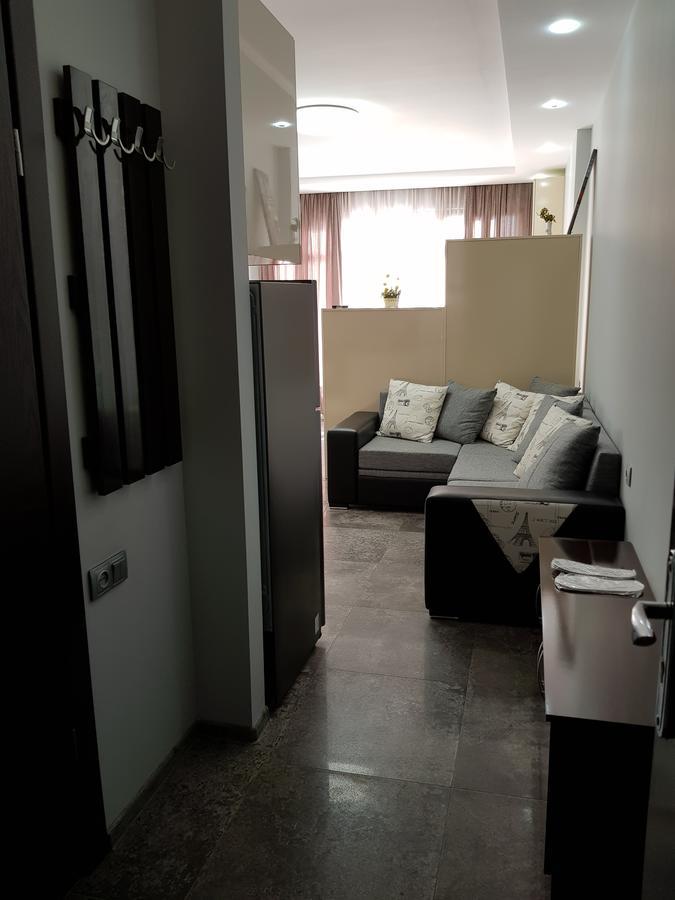 Apartament Gia Батуми Екстериор снимка