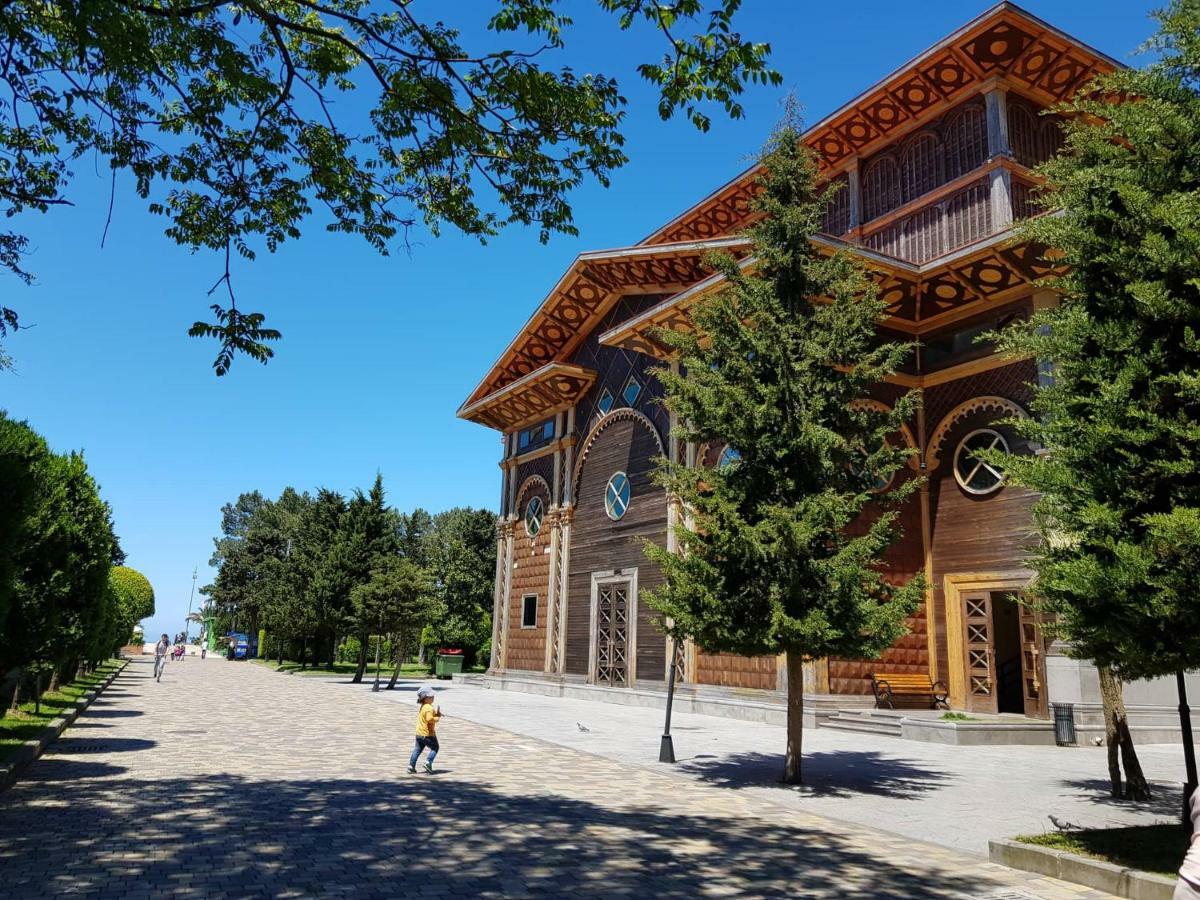 Apartament Gia Батуми Екстериор снимка